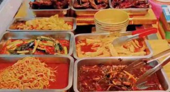 <b>一个人摆摊卖正能量网站APP下载，真的能赚到钱吗</b>